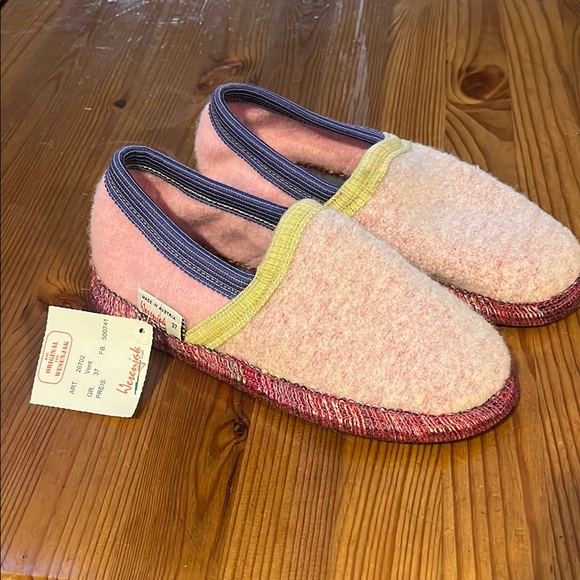 wesenjak Other - Sparkly Pink and Cream Slippers with Jute Sole
